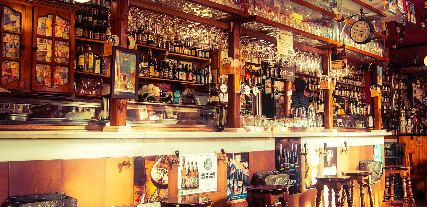 British pubs in Sweden: Bangers and trash | Study in ...